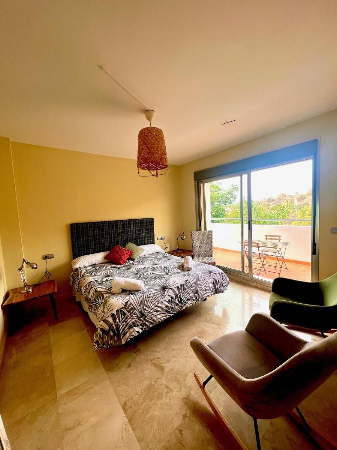 Villa Aguilas Club - Guest House マラガ エクステリア 写真